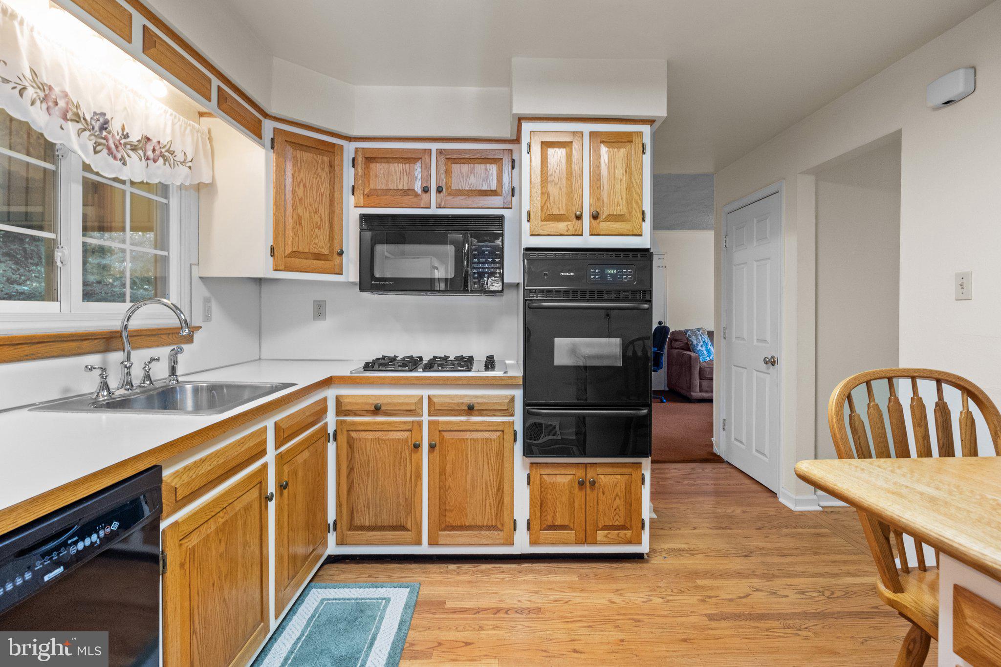 837 Boxwood Cir