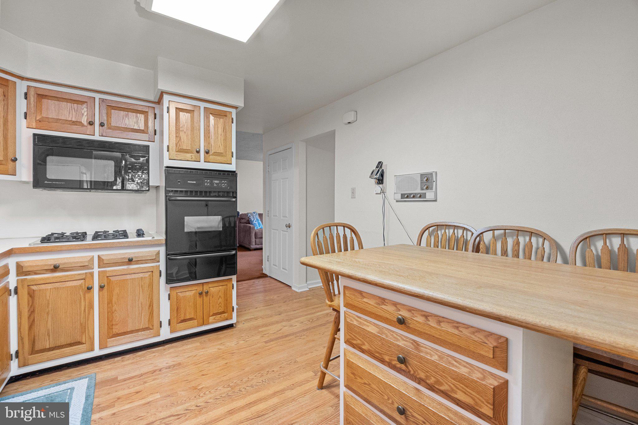 837 Boxwood Cir