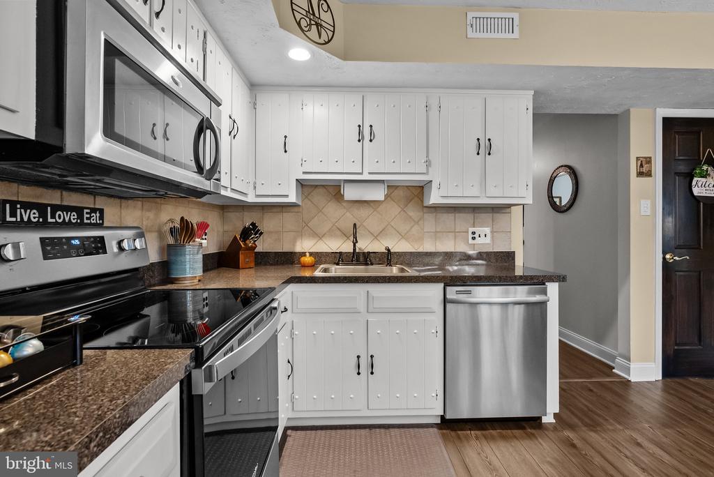 99 Grant Dr