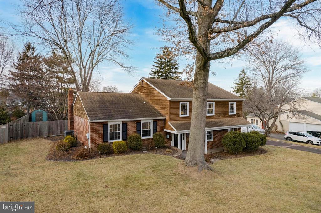 63 Woodstock Dr