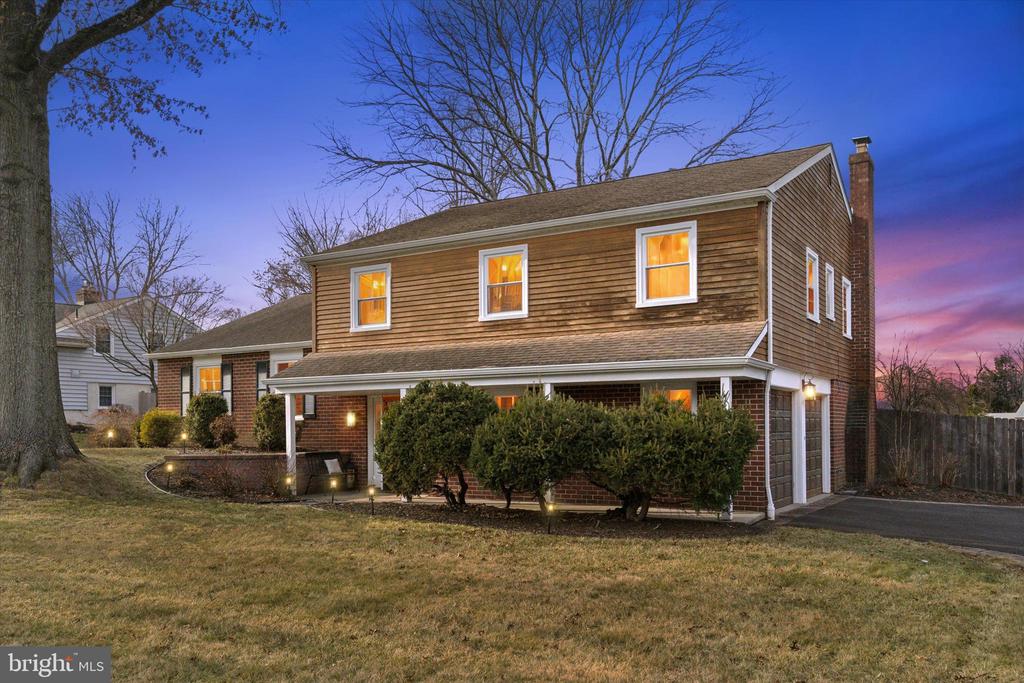 63 Woodstock Dr