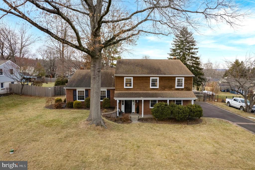 63 Woodstock Dr