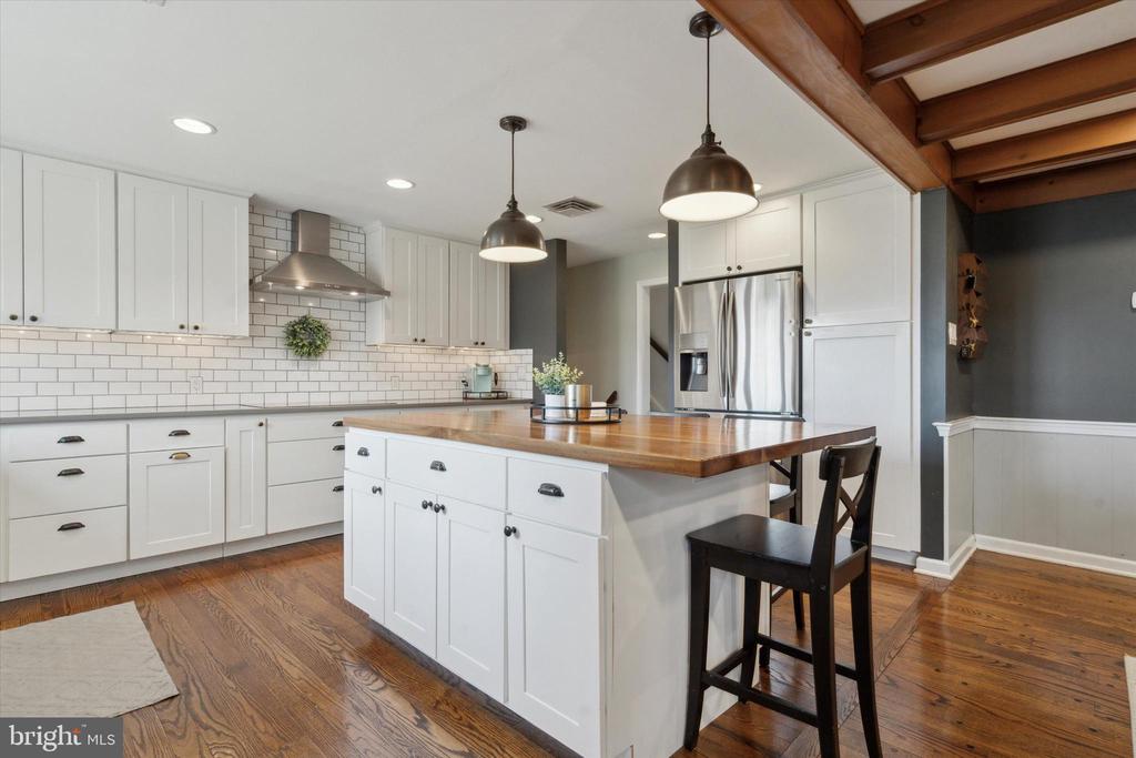 63 Woodstock Dr