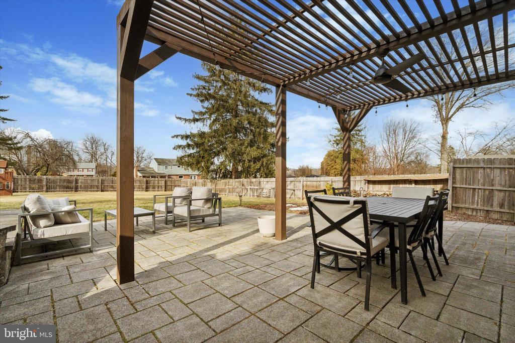 63 Woodstock Dr