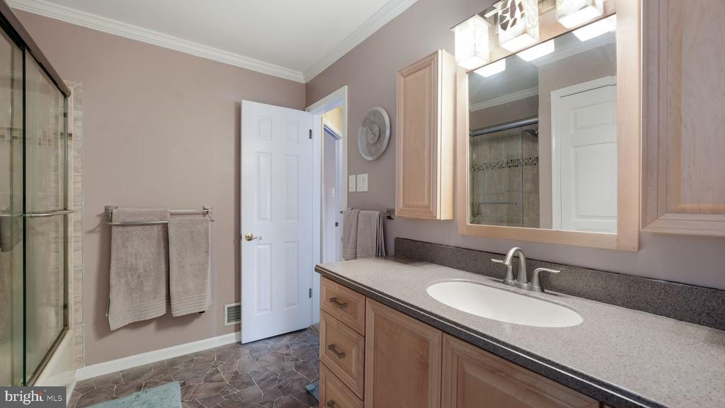 83 Baylis Rd