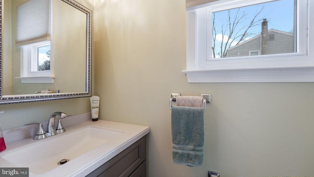 83 Baylis Rd