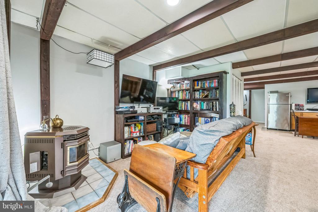 83 Fair Oaks Ct
