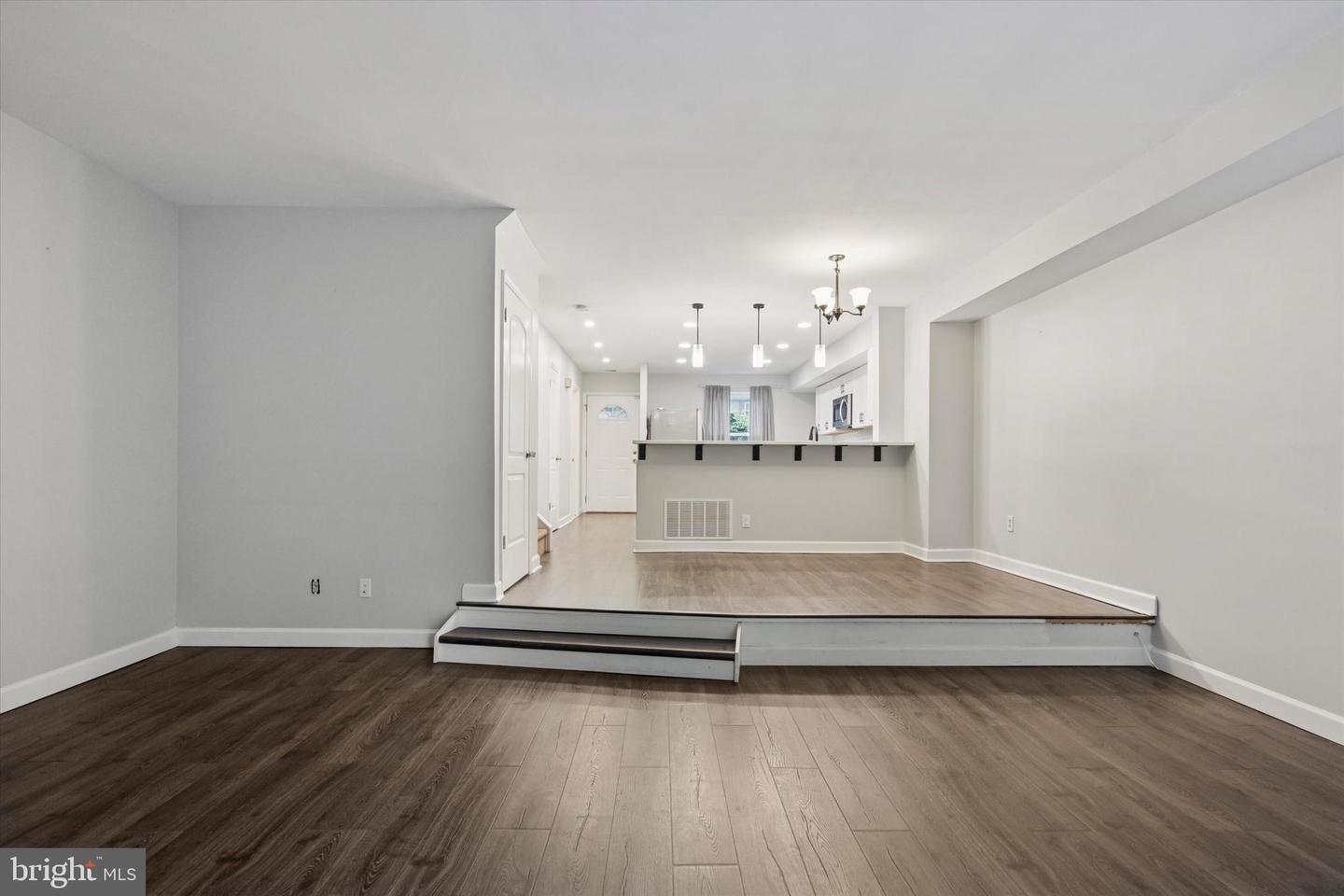 882 Williams Pl