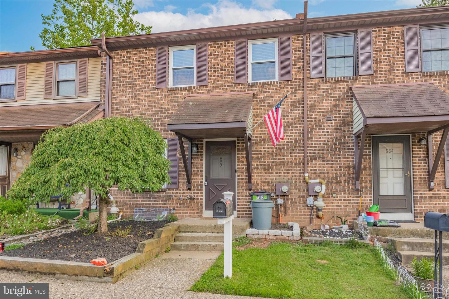 882 Williams Pl