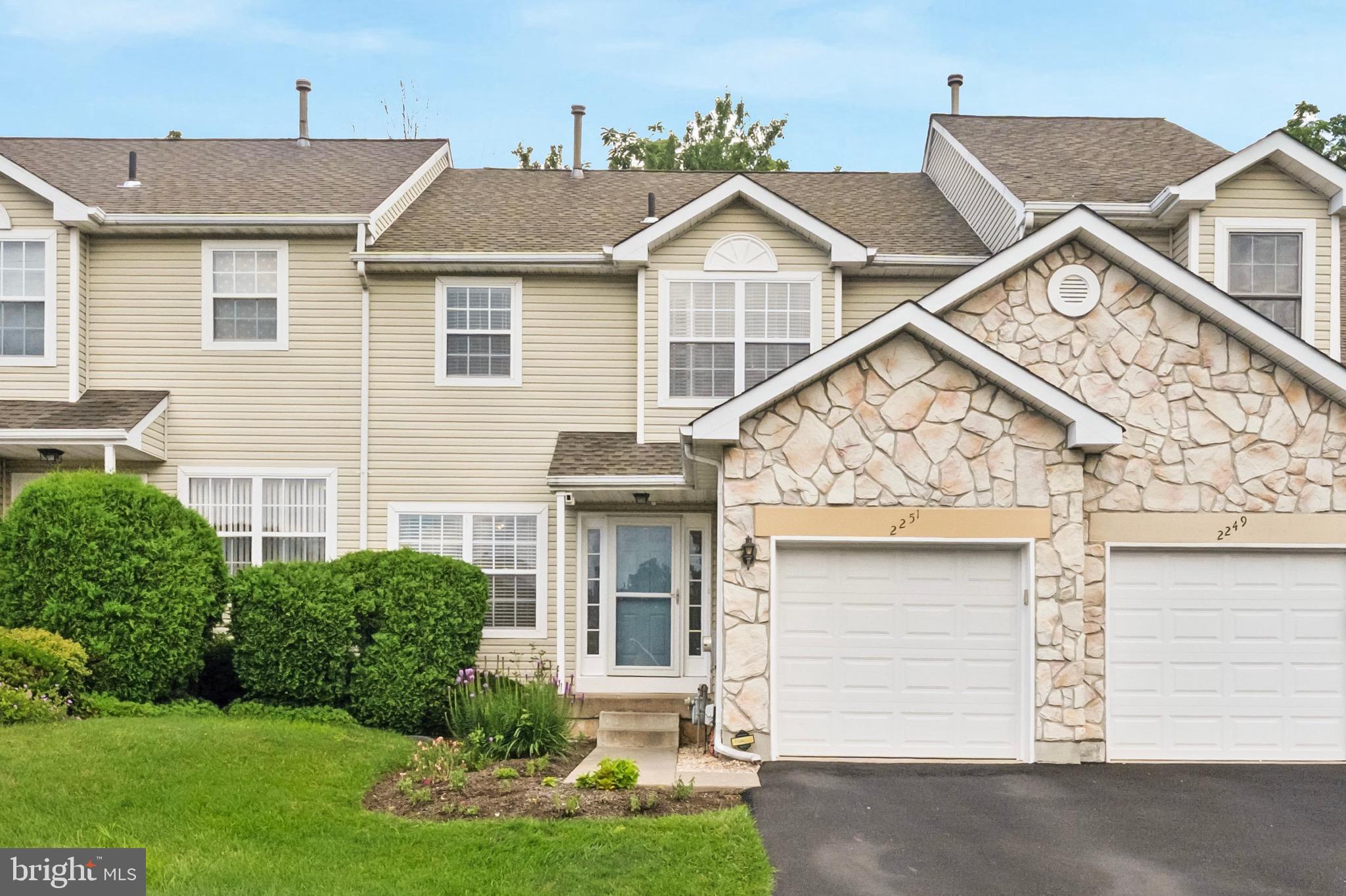 2251 Orchard Hill Cir