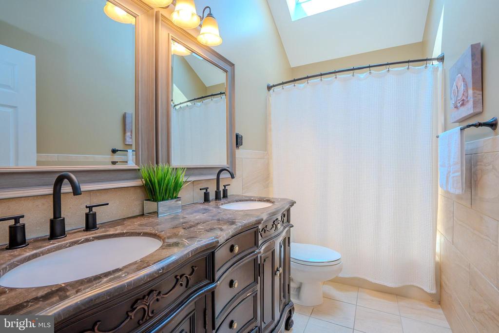 3937 TRAILS WAY WEST