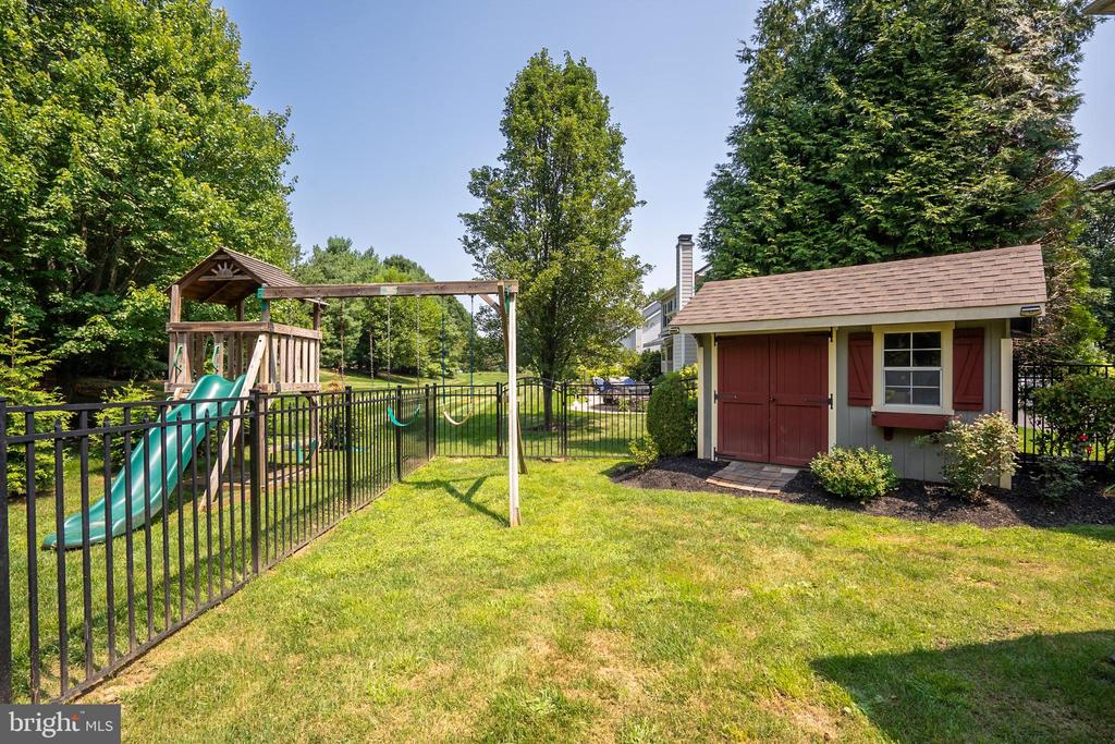 3937 TRAILS WAY WEST