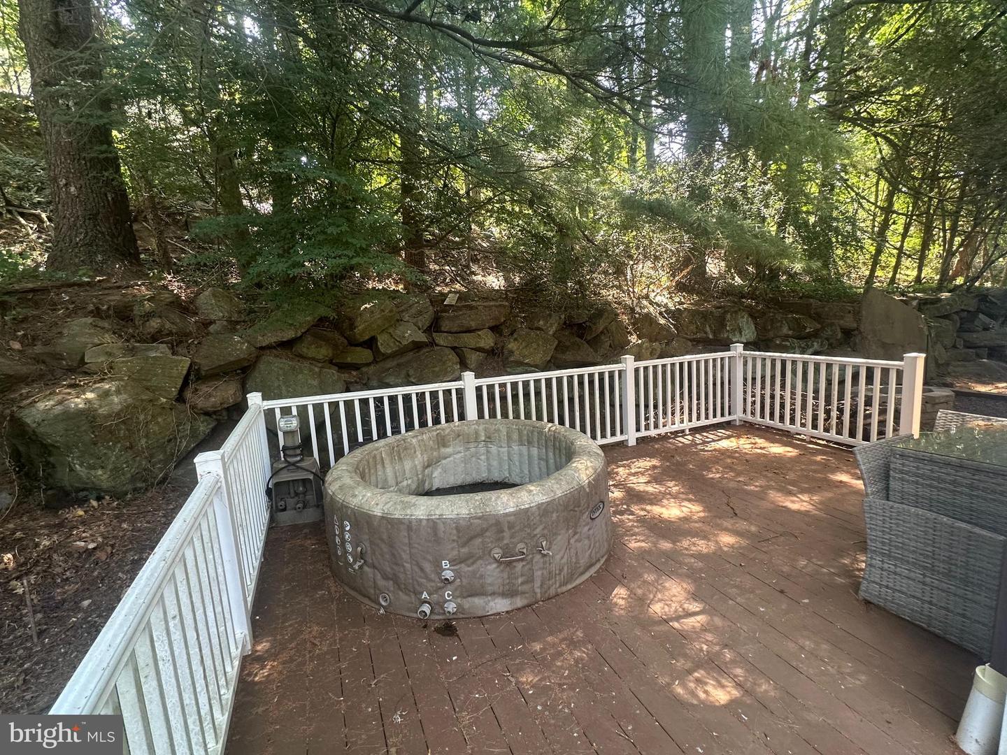 630 VALLEY STREAM CIR