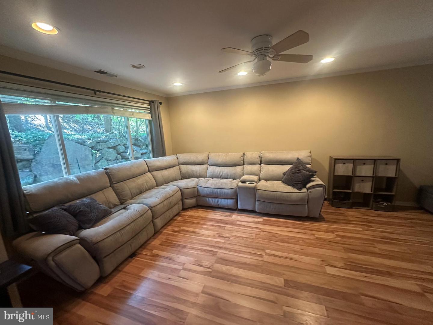 630 VALLEY STREAM CIR
