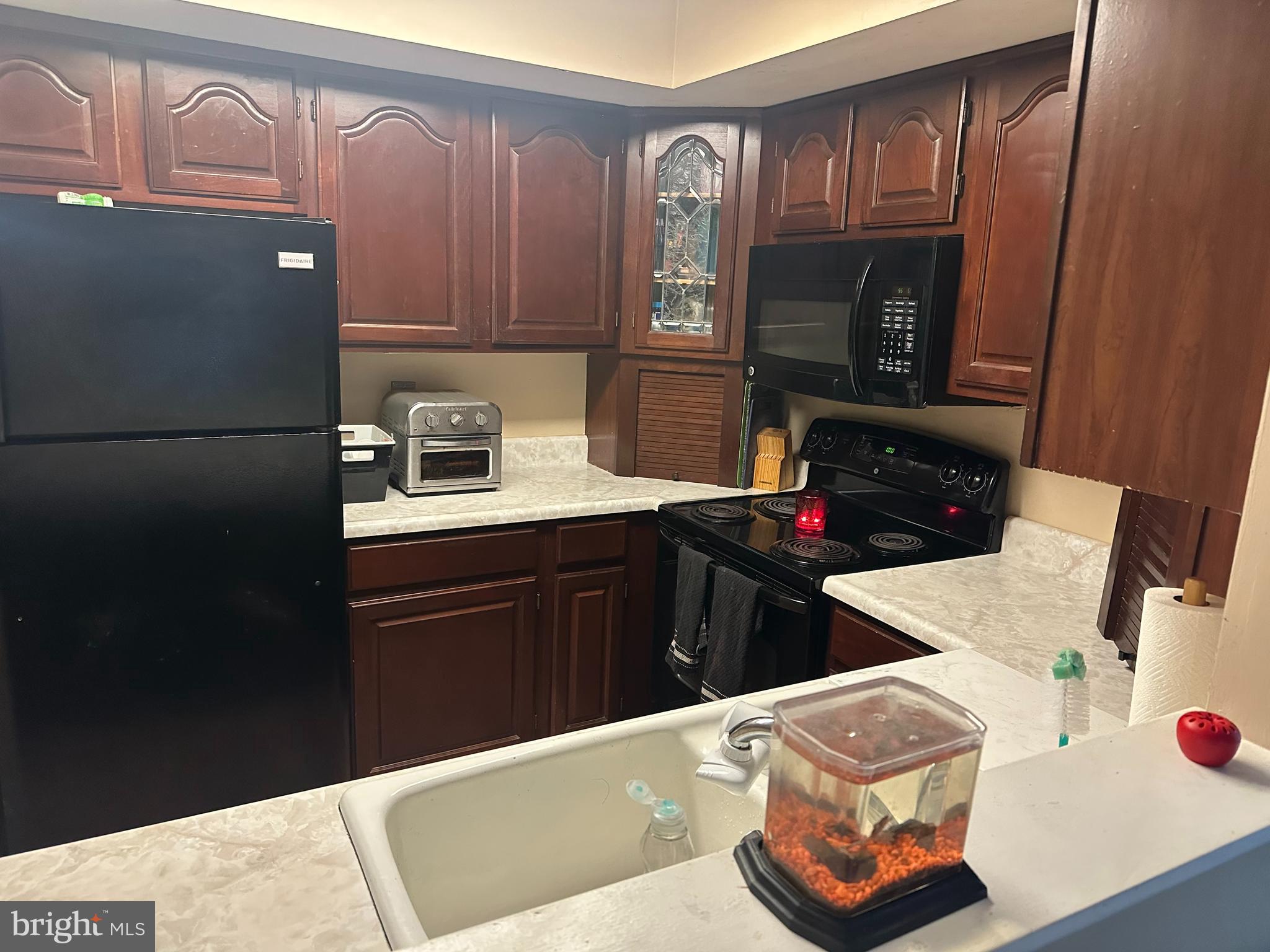 630 VALLEY STREAM CIR