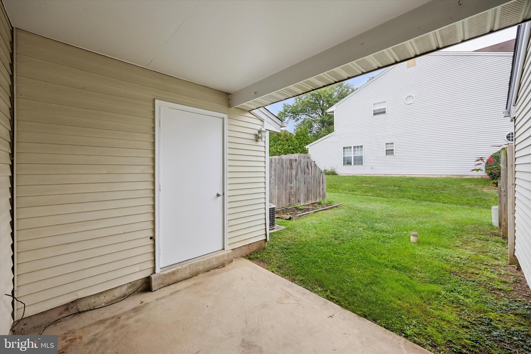 175 LEEDOM WAY