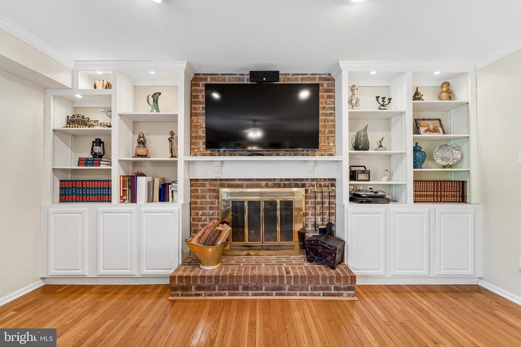 137 BRIARWOOD DRIVE