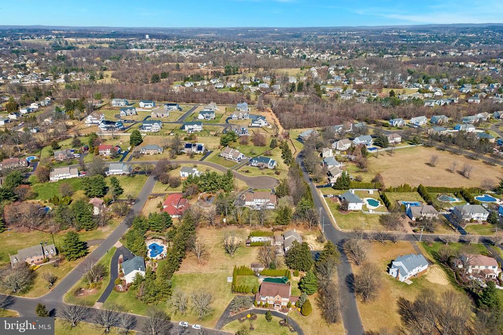 137 BRIARWOOD DRIVE