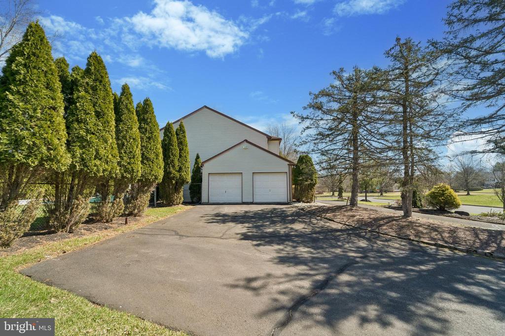 137 BRIARWOOD DRIVE