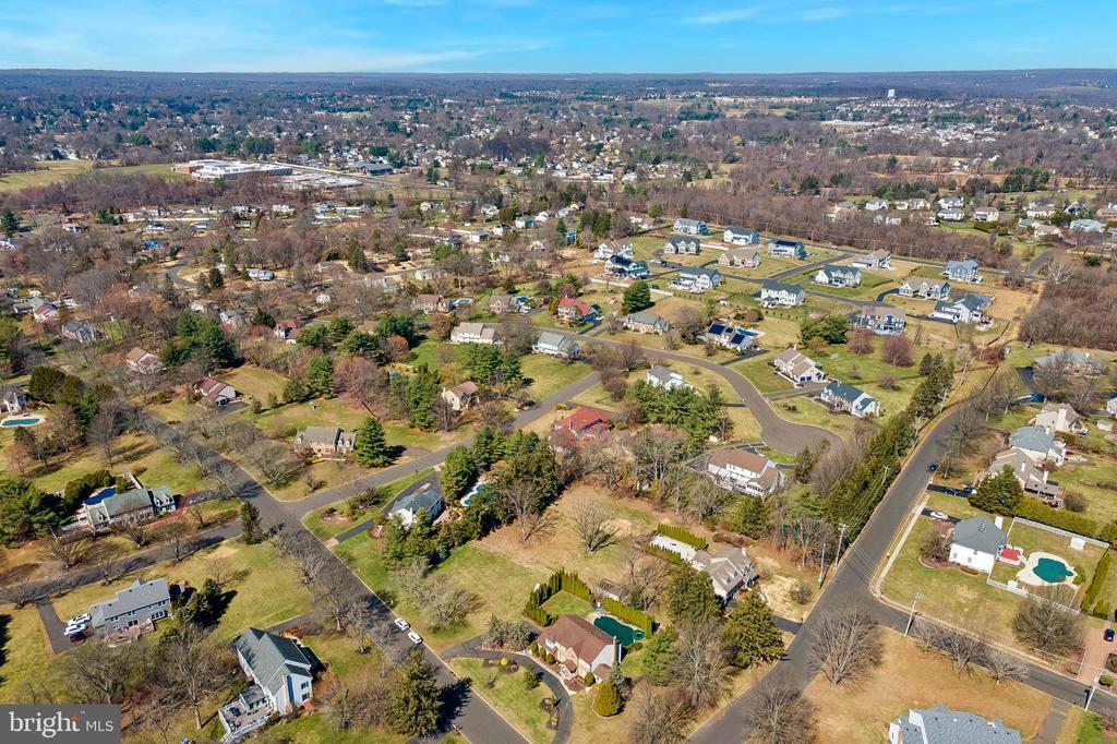 137 BRIARWOOD DRIVE