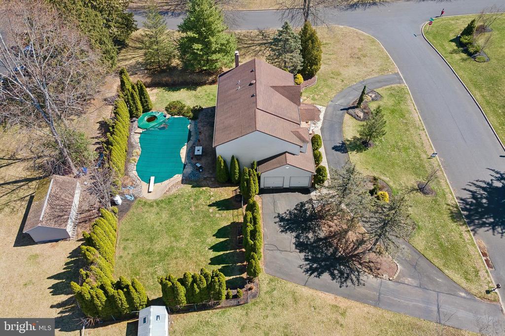 137 BRIARWOOD DRIVE