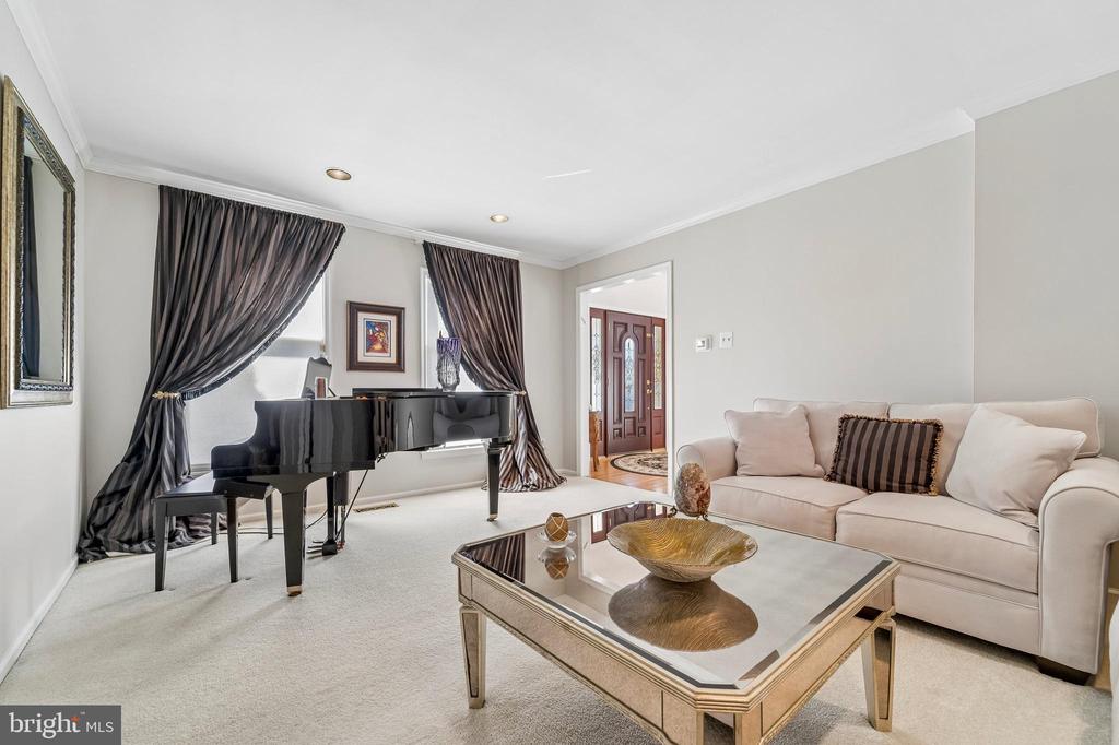 137 BRIARWOOD DRIVE