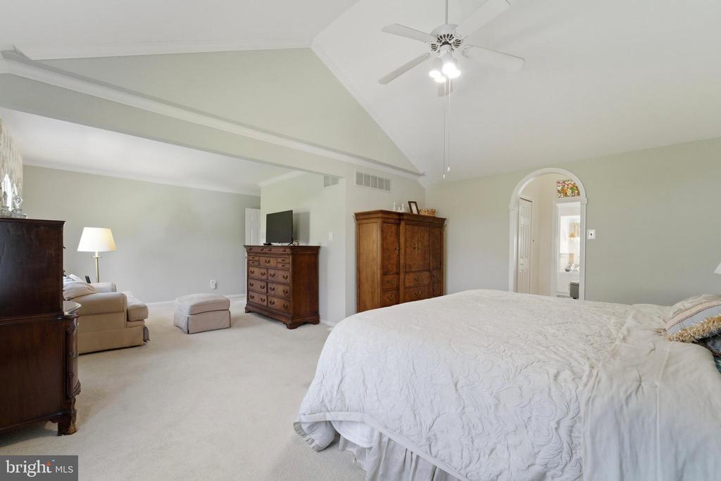 137 BRIARWOOD DRIVE