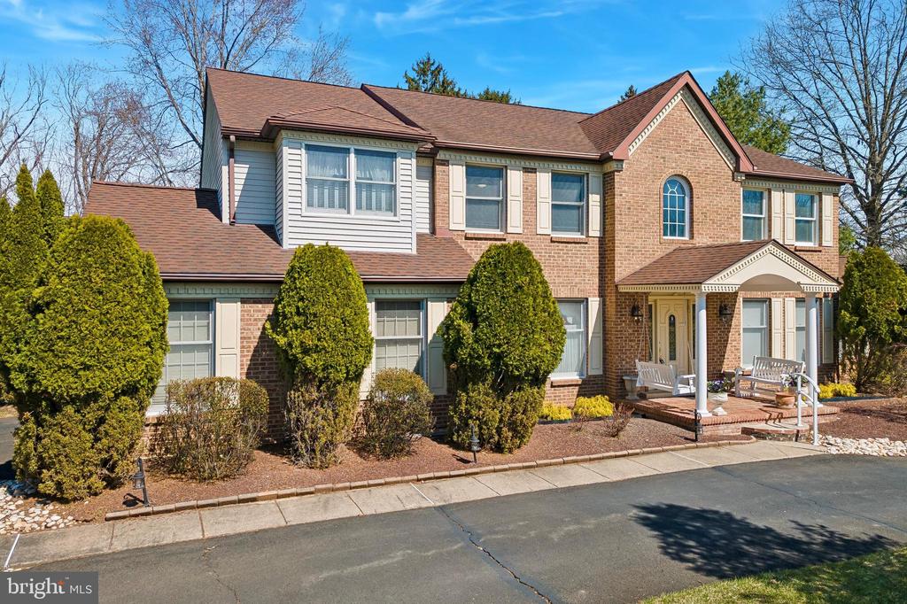 137 BRIARWOOD DRIVE