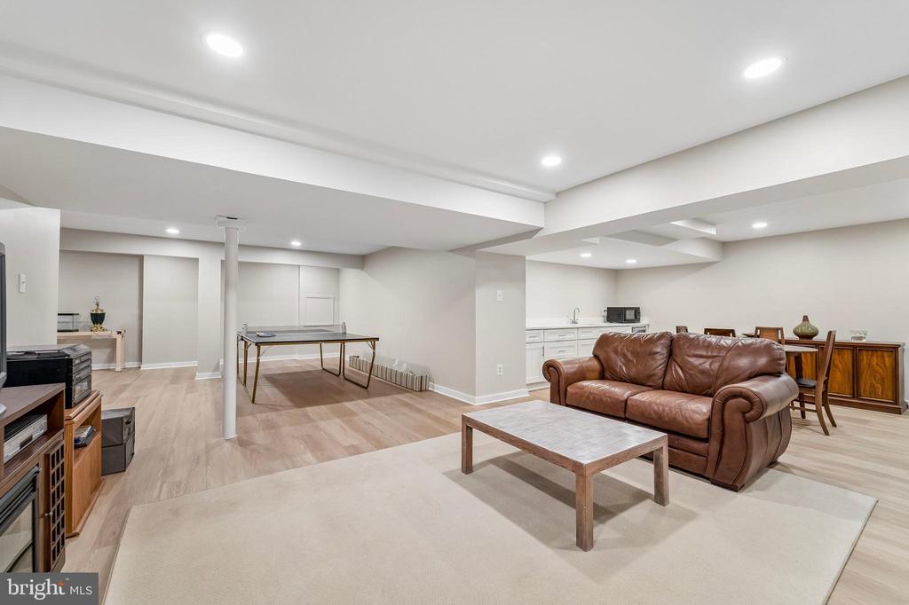137 BRIARWOOD DRIVE