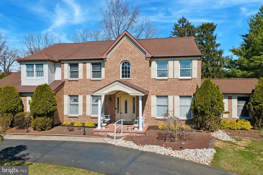 137 BRIARWOOD DRIVE