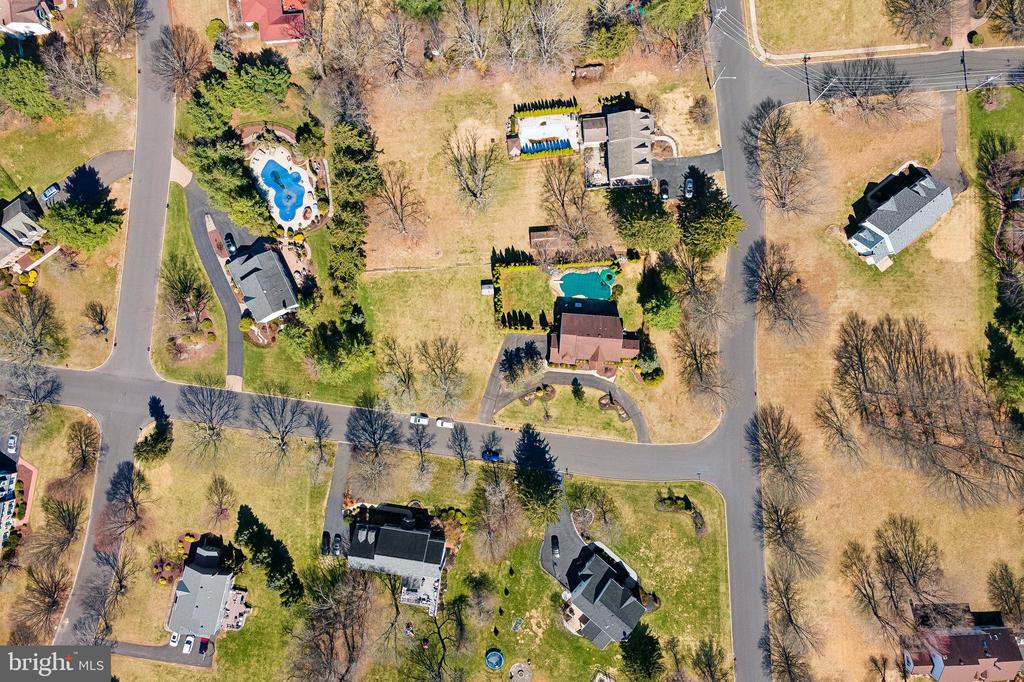 137 BRIARWOOD DRIVE