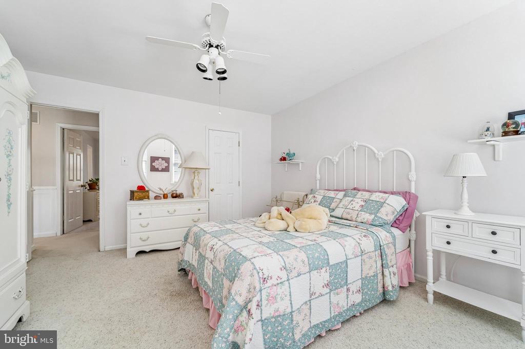 137 BRIARWOOD DRIVE