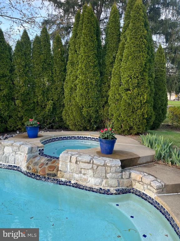 137 BRIARWOOD DRIVE