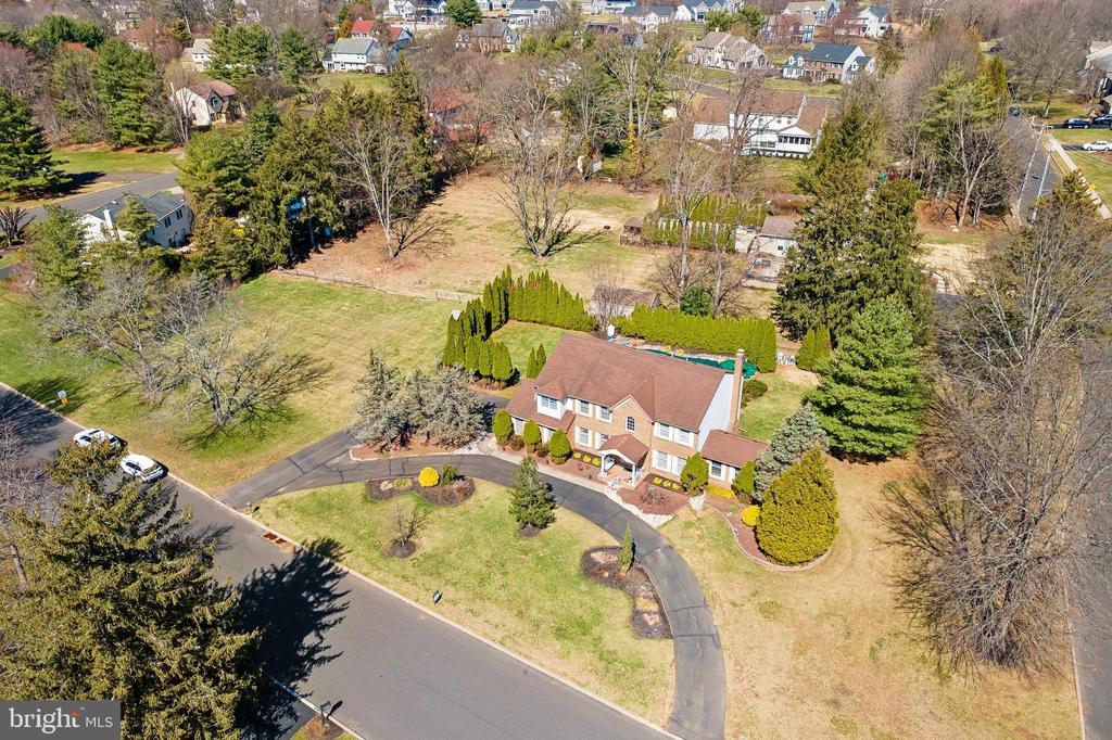 137 BRIARWOOD DRIVE