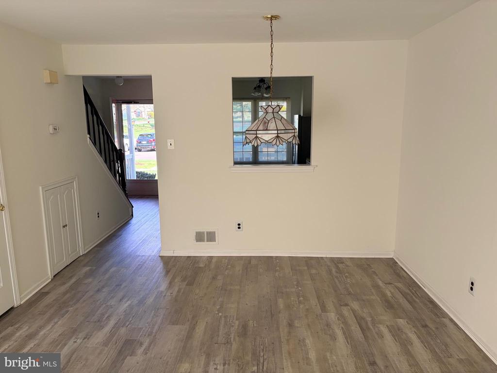 144 LEEDOM WAY