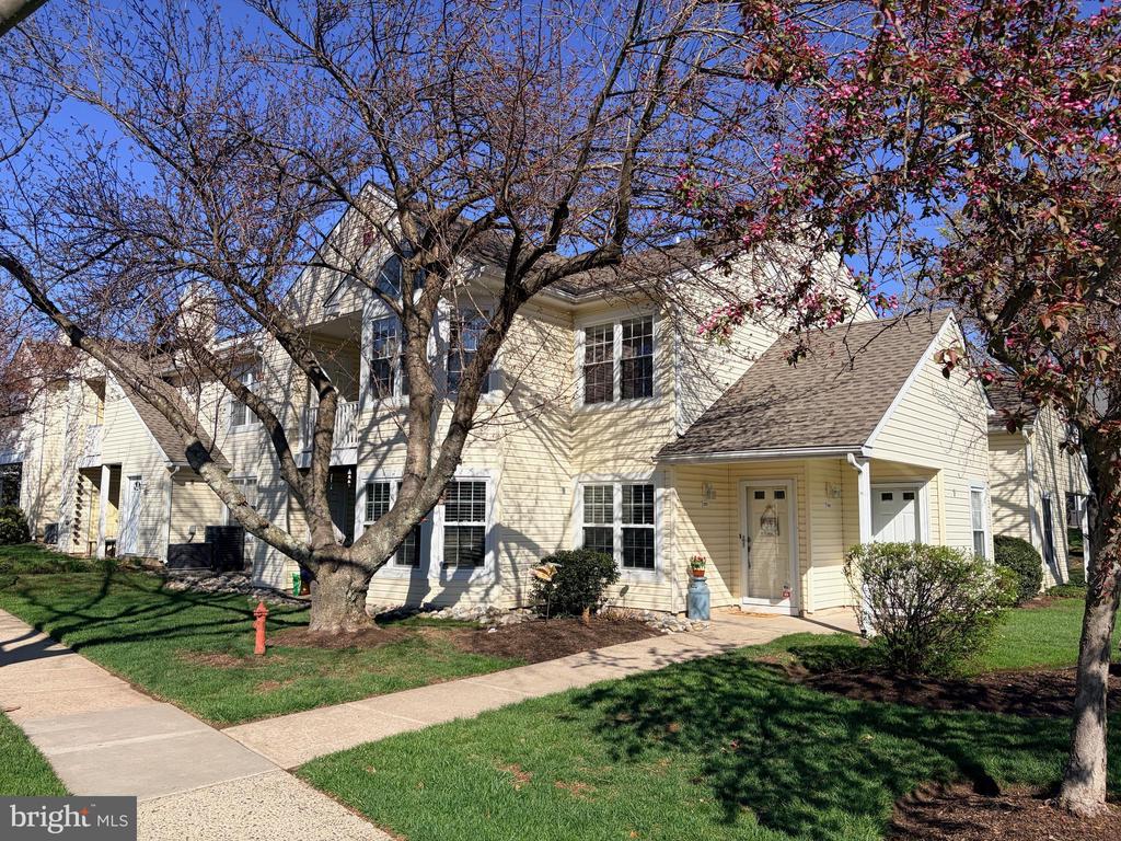 1905 BENNETT PLACE