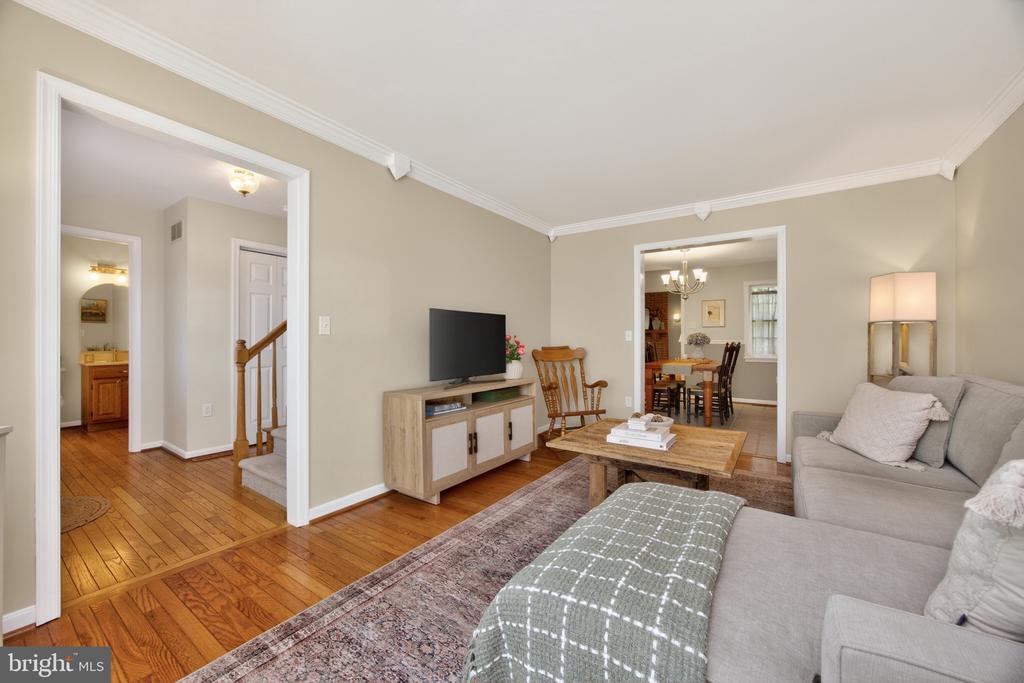 315 GLEN RUN DRIVE