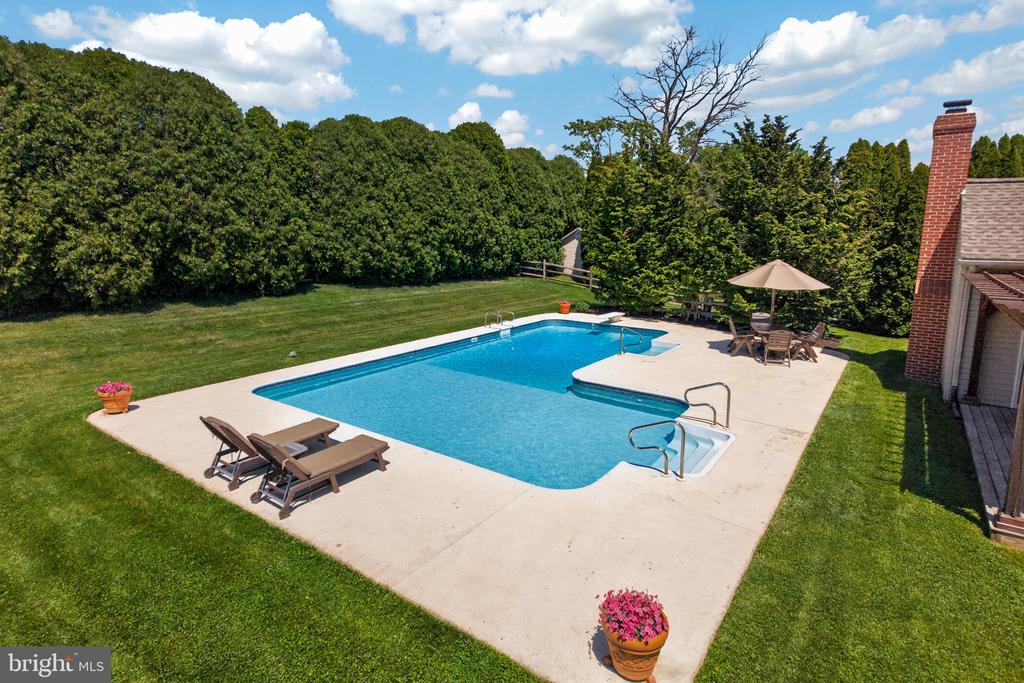 315 GLEN RUN DRIVE