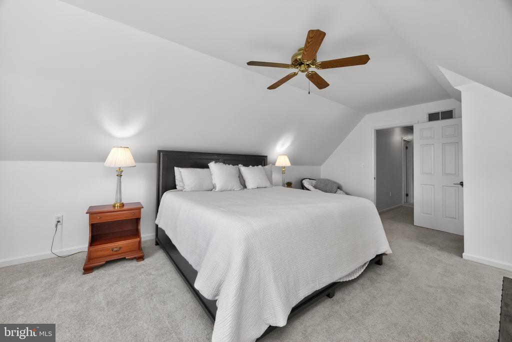 315 GLEN RUN DRIVE
