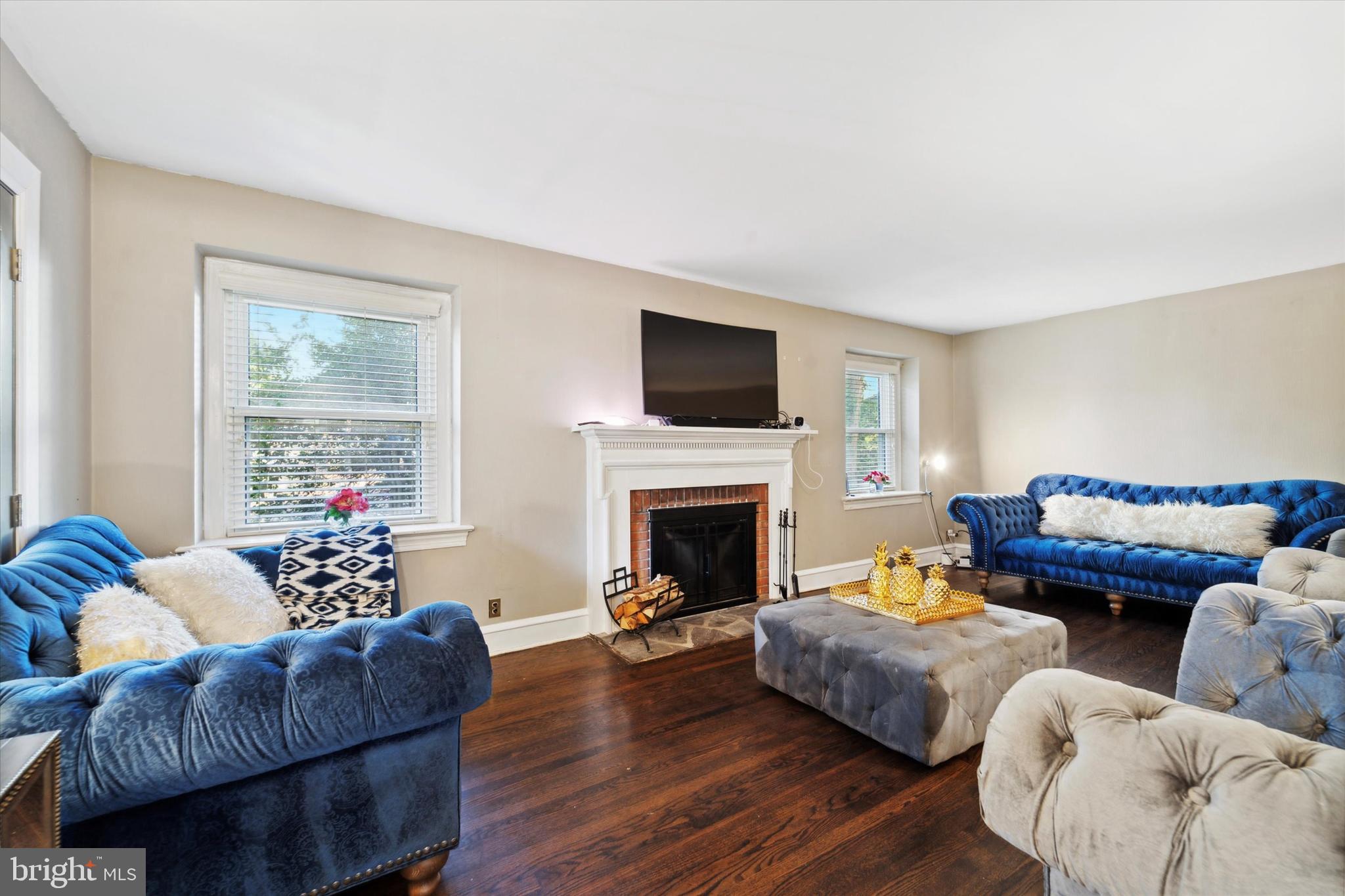 559 Broadview Rd