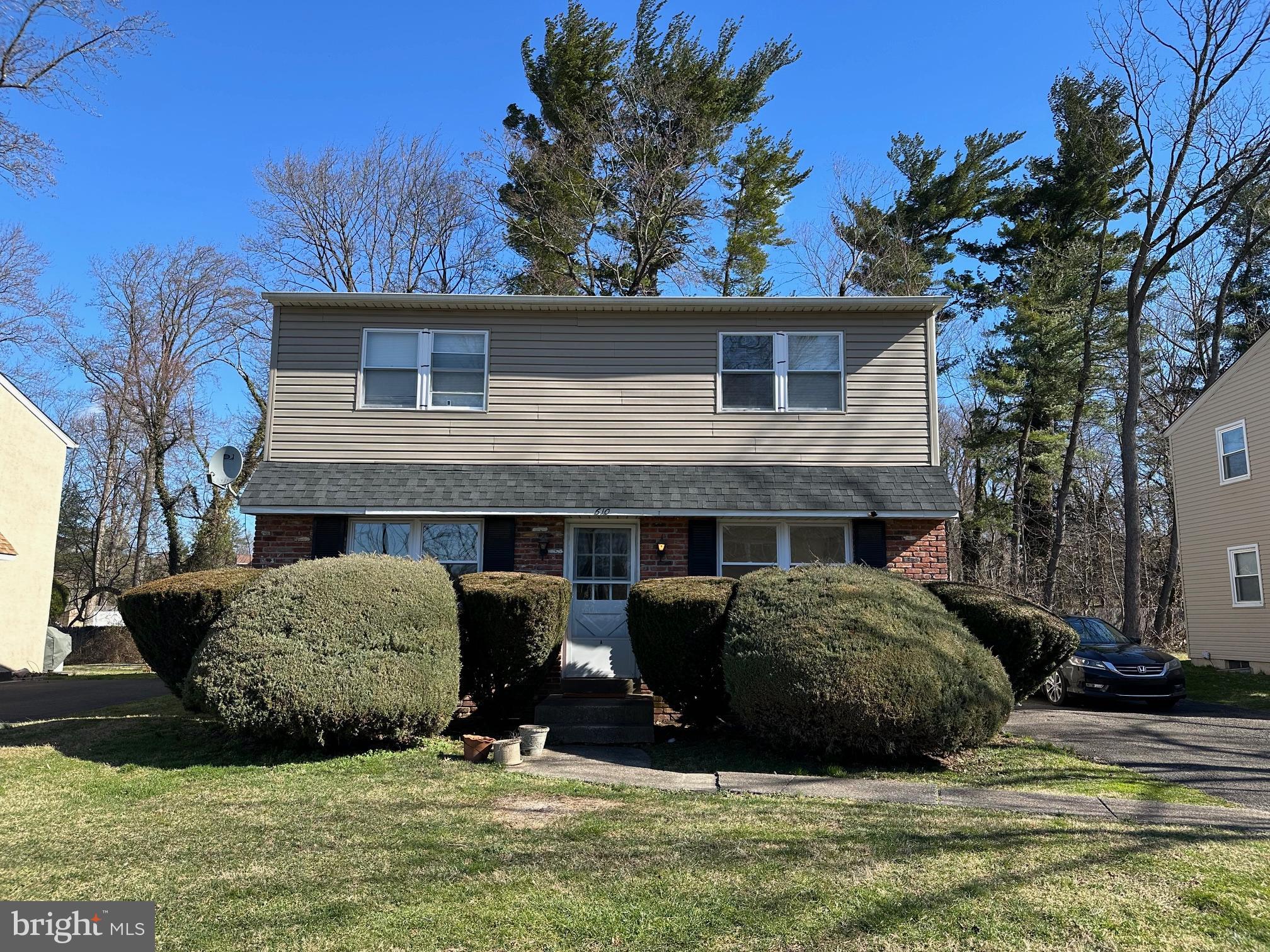 610 Meadowbrook Ave