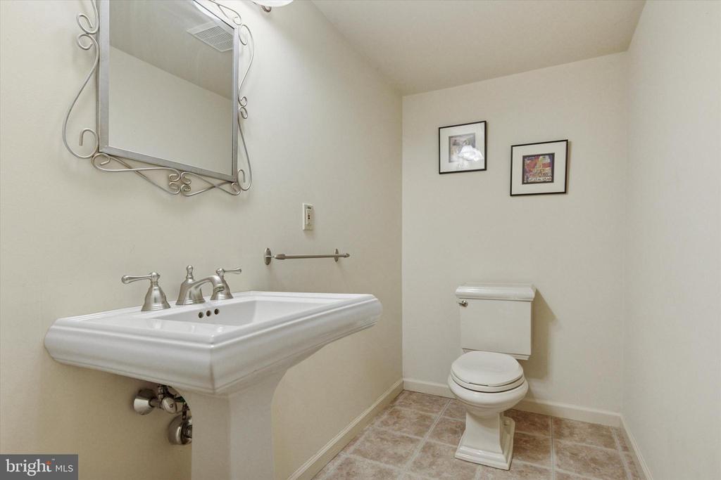 103 Gordon Ln