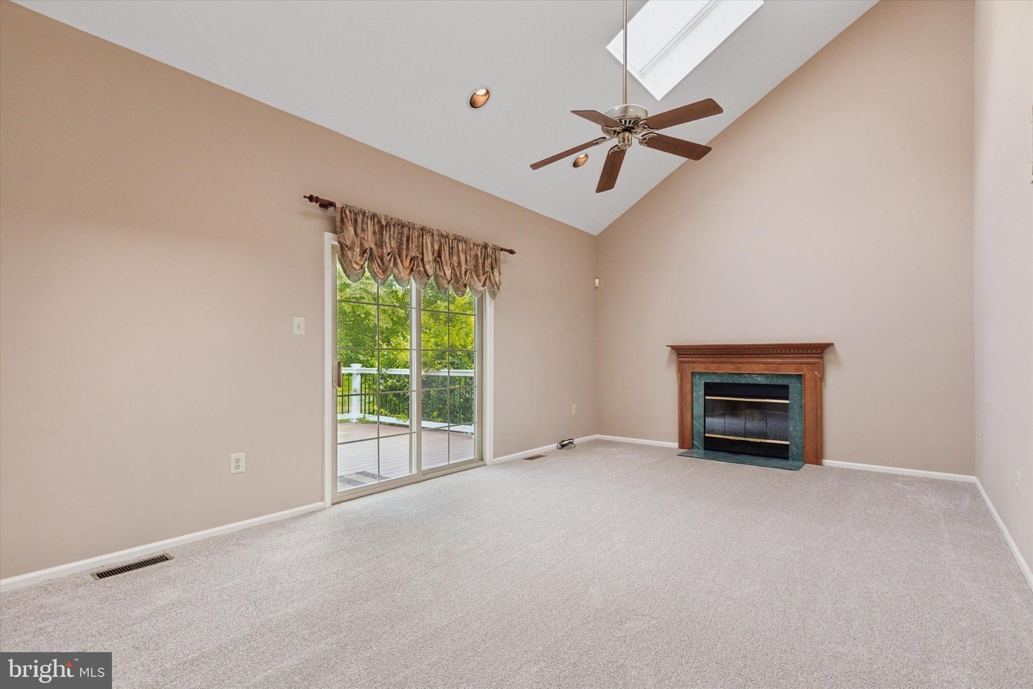 103 Gordon Ln