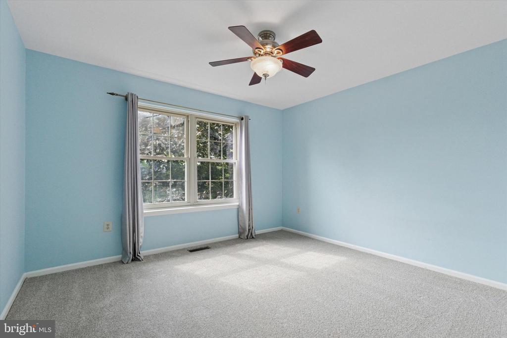 103 Gordon Ln