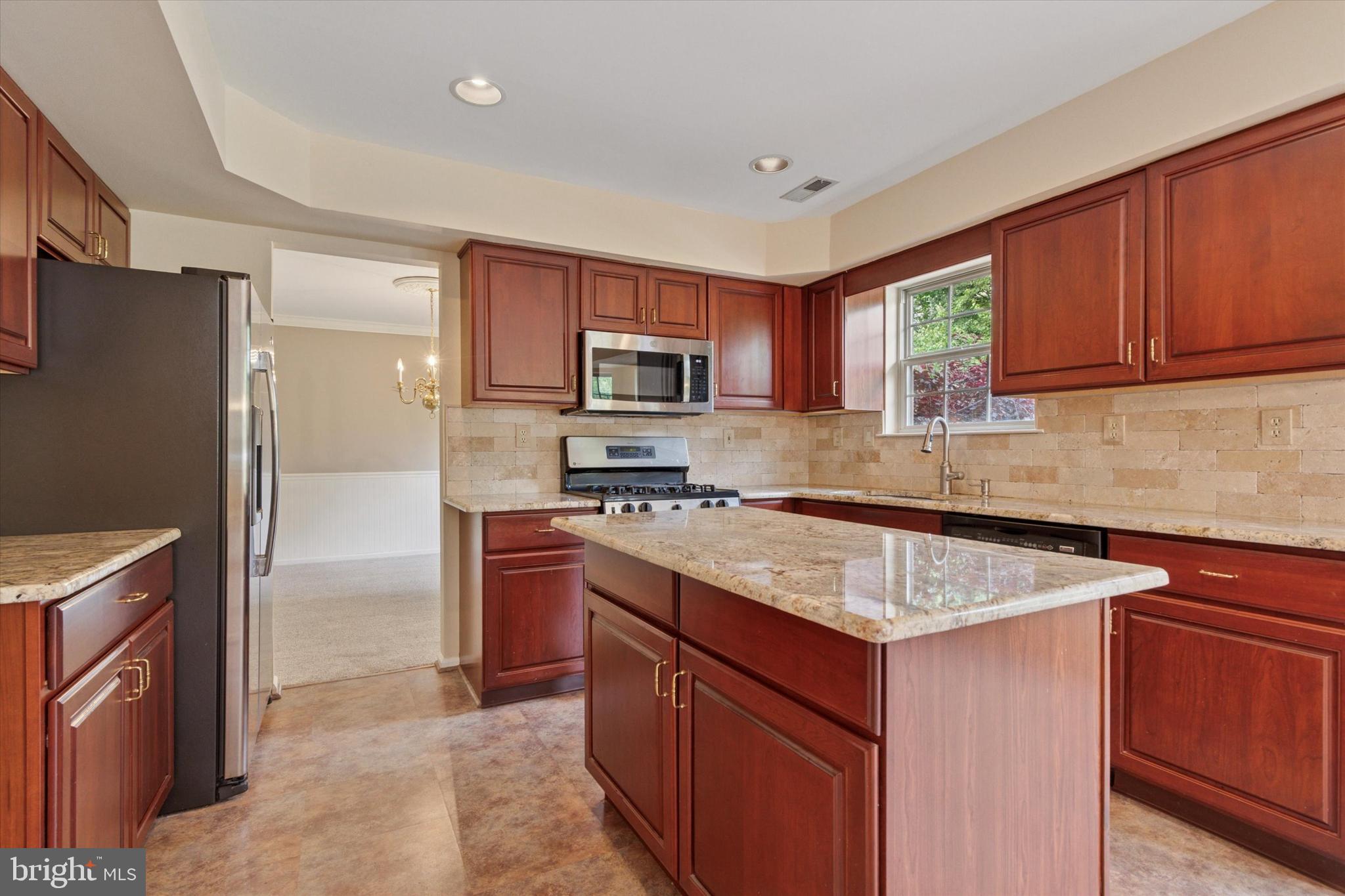 103 Gordon Ln