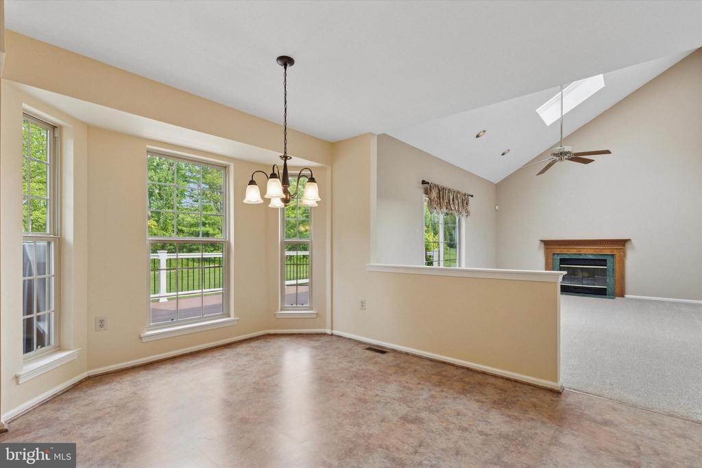 103 Gordon Ln