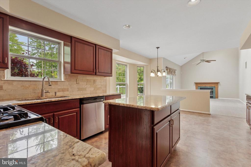 103 Gordon Ln