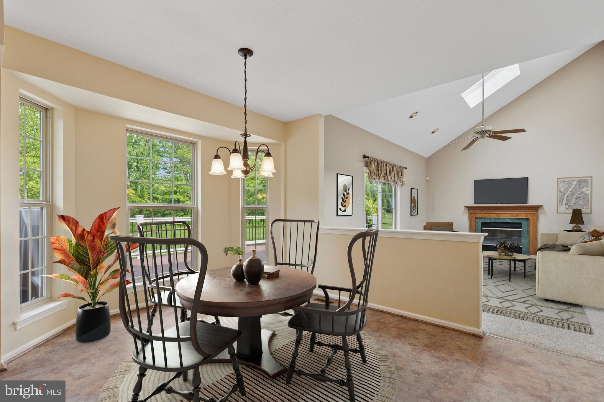 103 Gordon Ln