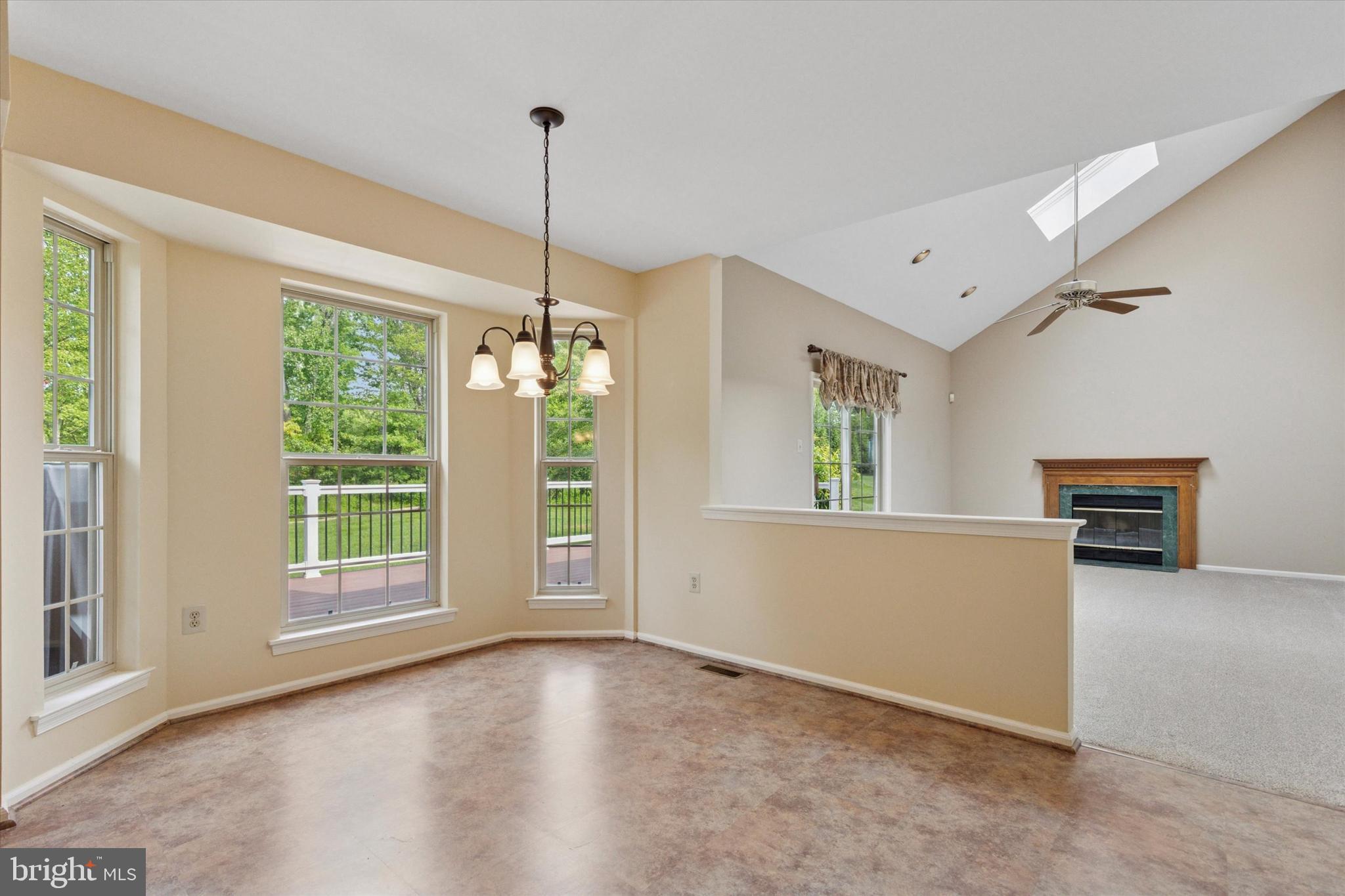 103 Gordon Ln