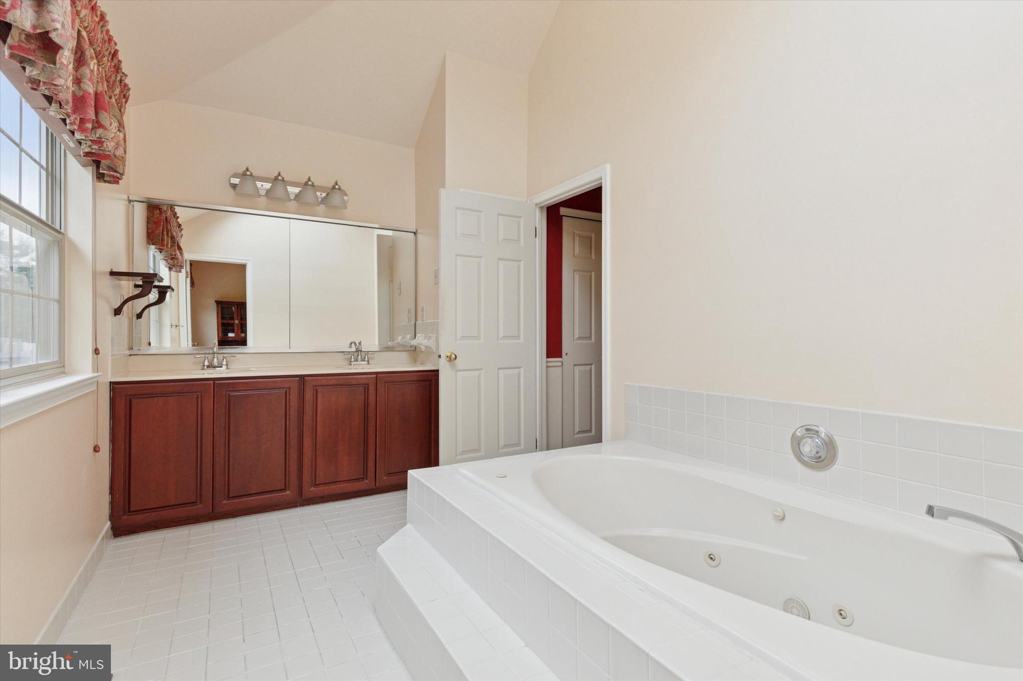 103 Gordon Ln
